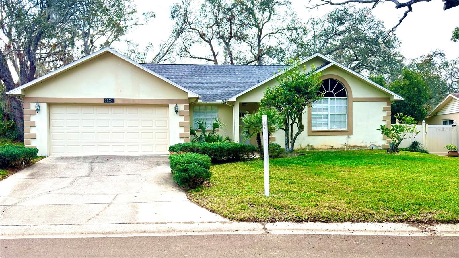 Photo of 7624 LAKE FOREST CIRCLE PORT RICHEY FL 34668