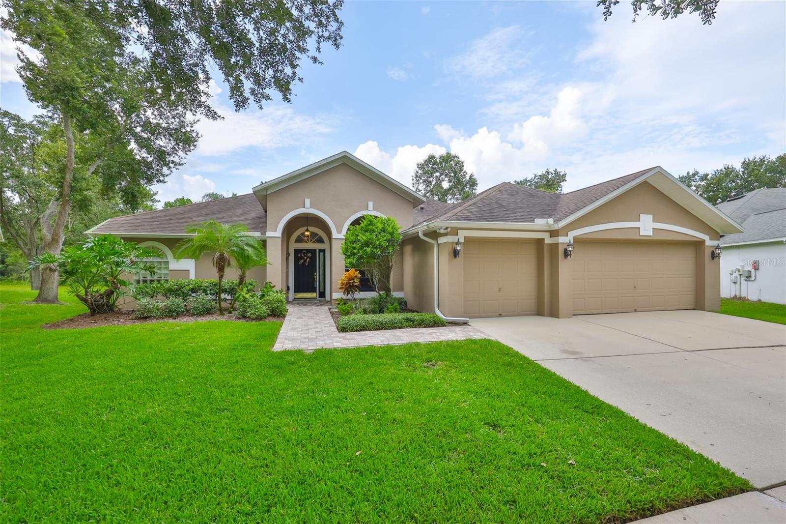 Photo of 8613 HERONS COVE PLACE TAMPA FL 33647