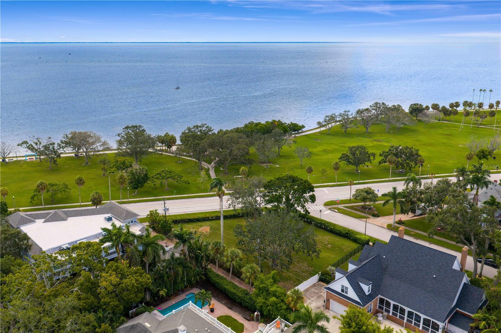 Photo of 1500 N SHORE DRIVE ST PETERSBURG FL 33704