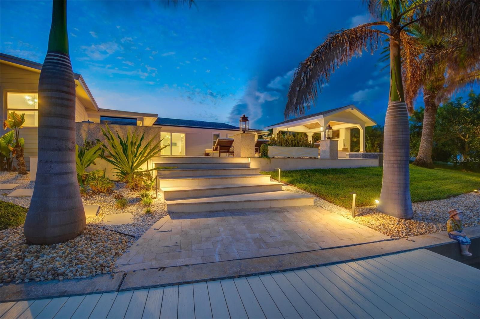 Photo of 807 SNUG ISLAND CLEARWATER FL 33767