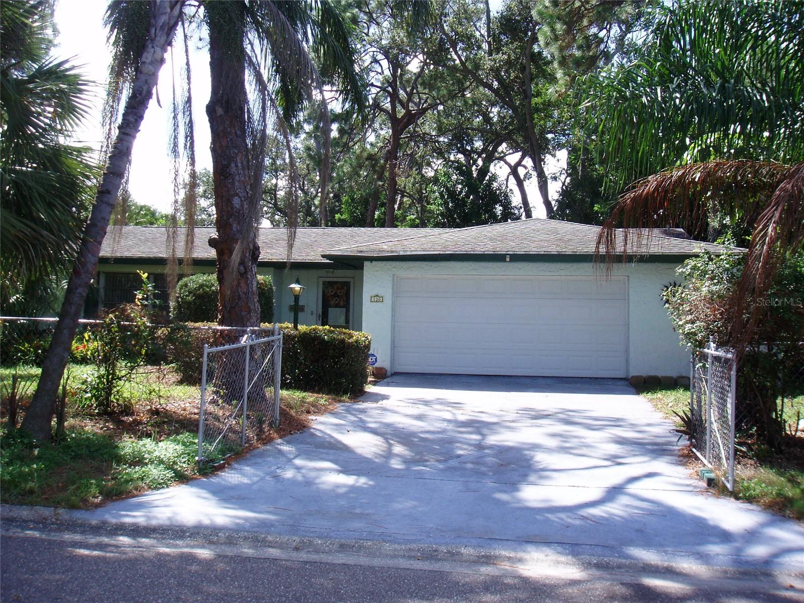 Photo of 120 SW MONROE CIRCLE ST PETERSBURG FL 33703