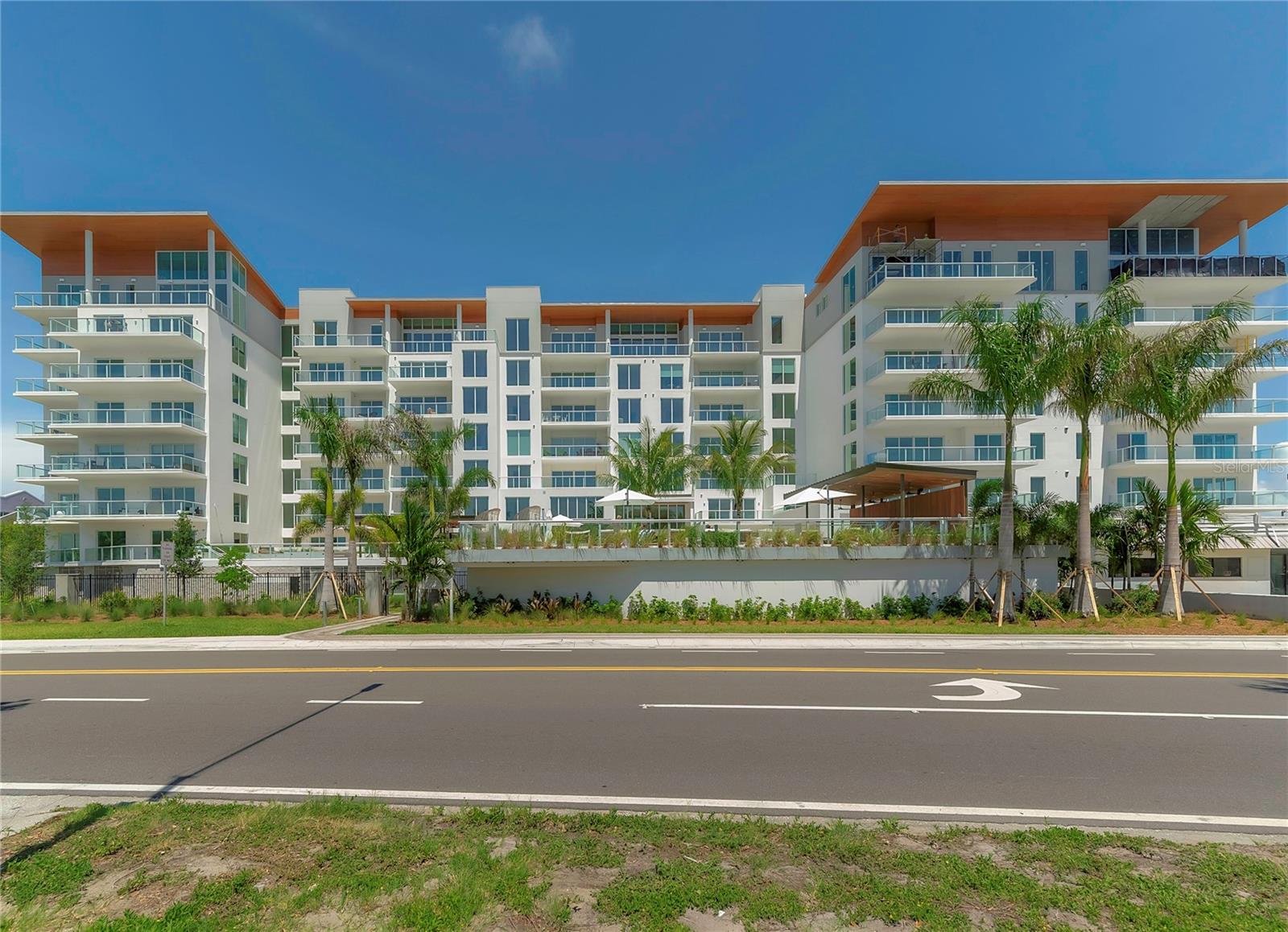 Photo of 1020 SUNSET POINT ROAD #302 CLEARWATER FL 33755