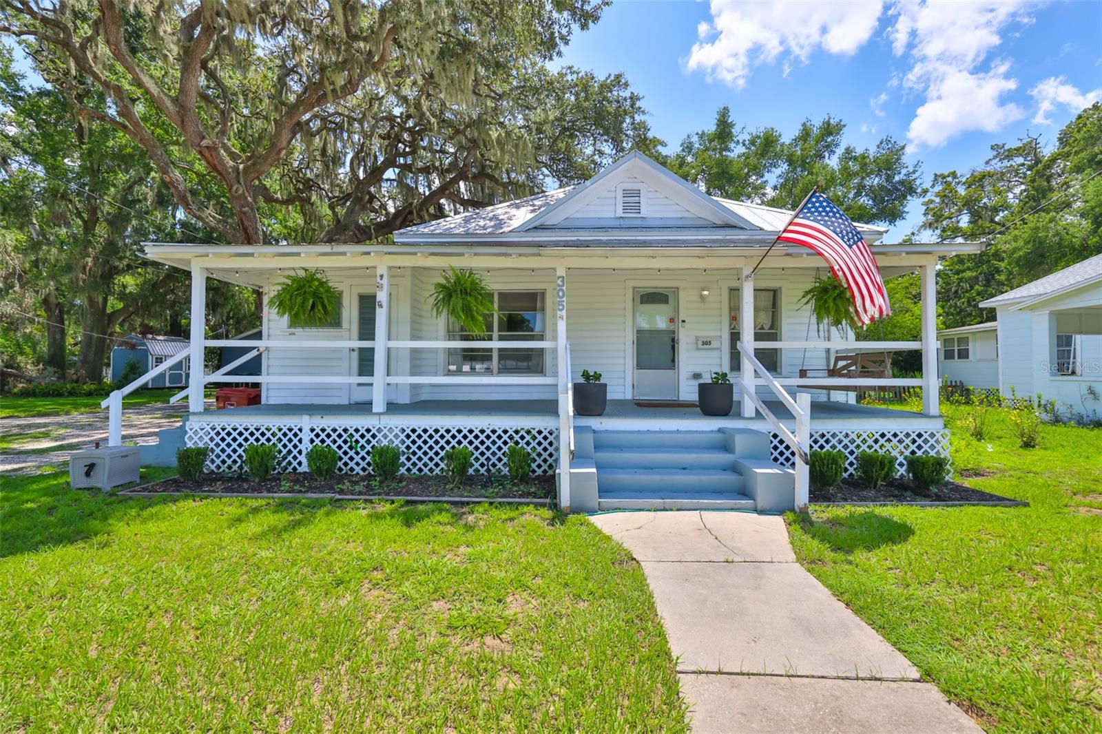 Photo of 305 W TEVER STREET PLANT CITY FL 33563