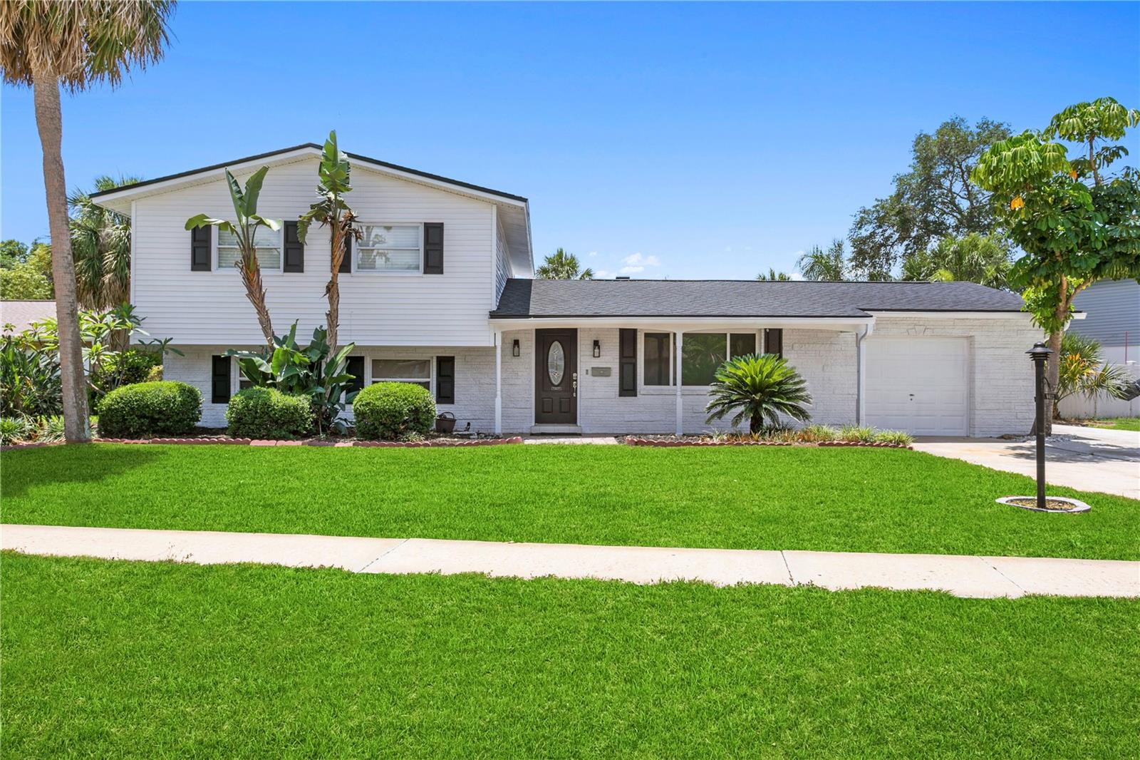 Photo of 8412 FLAGSTONE DRIVE TAMPA FL 33615