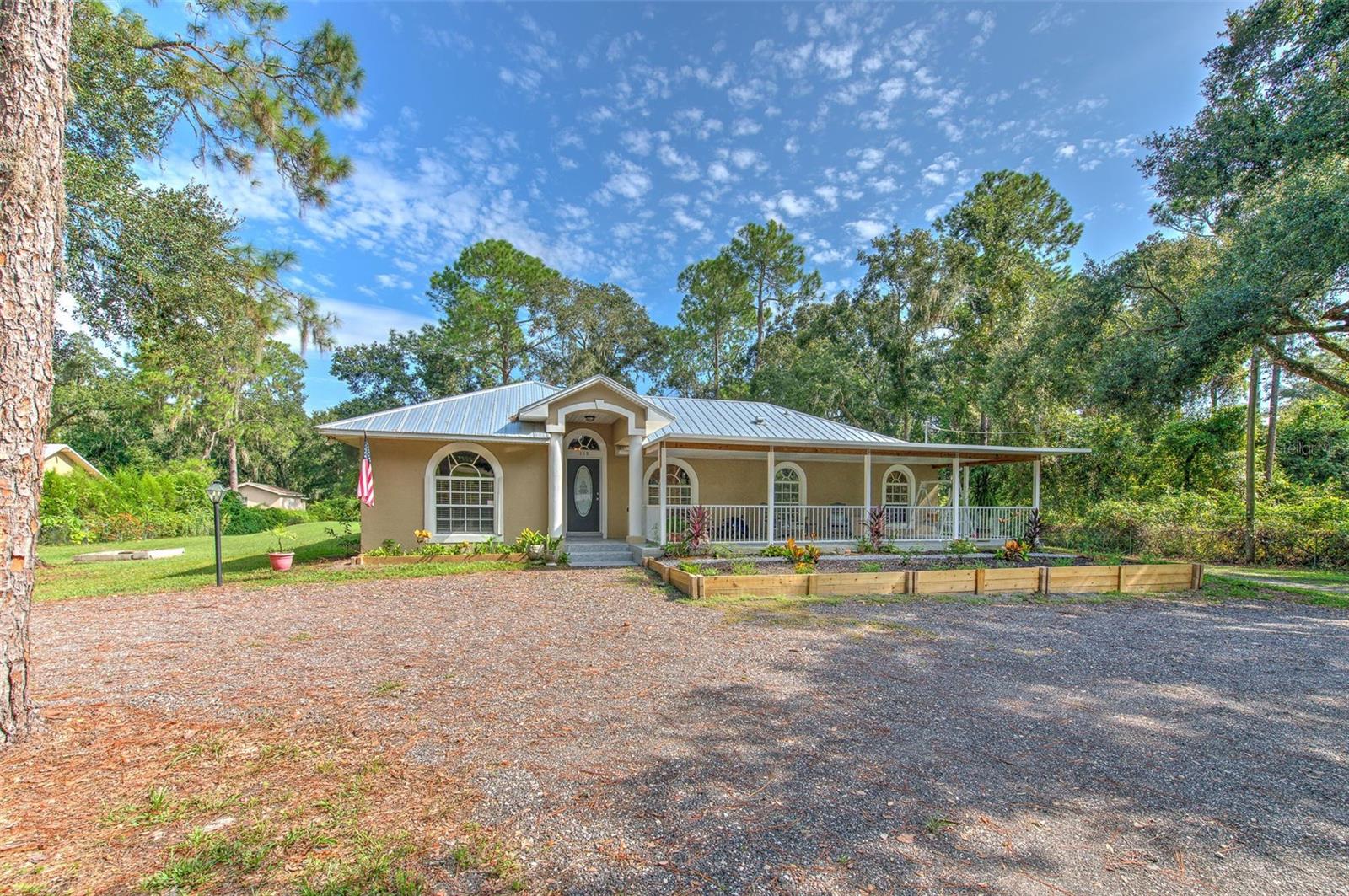 Photo of 118 E HUNTER RD PLANT CITY FL 33565