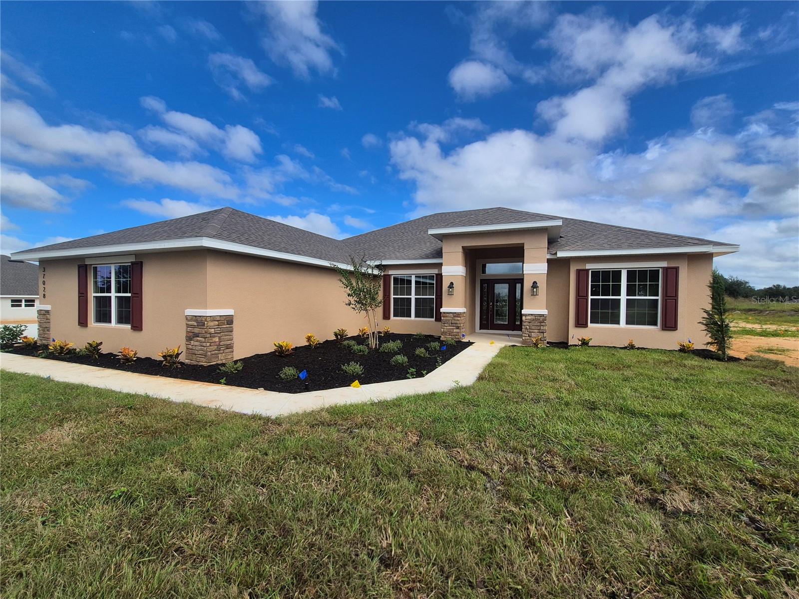 Photo of 37028 HIDDEN VIEW DADE CITY FL 33523