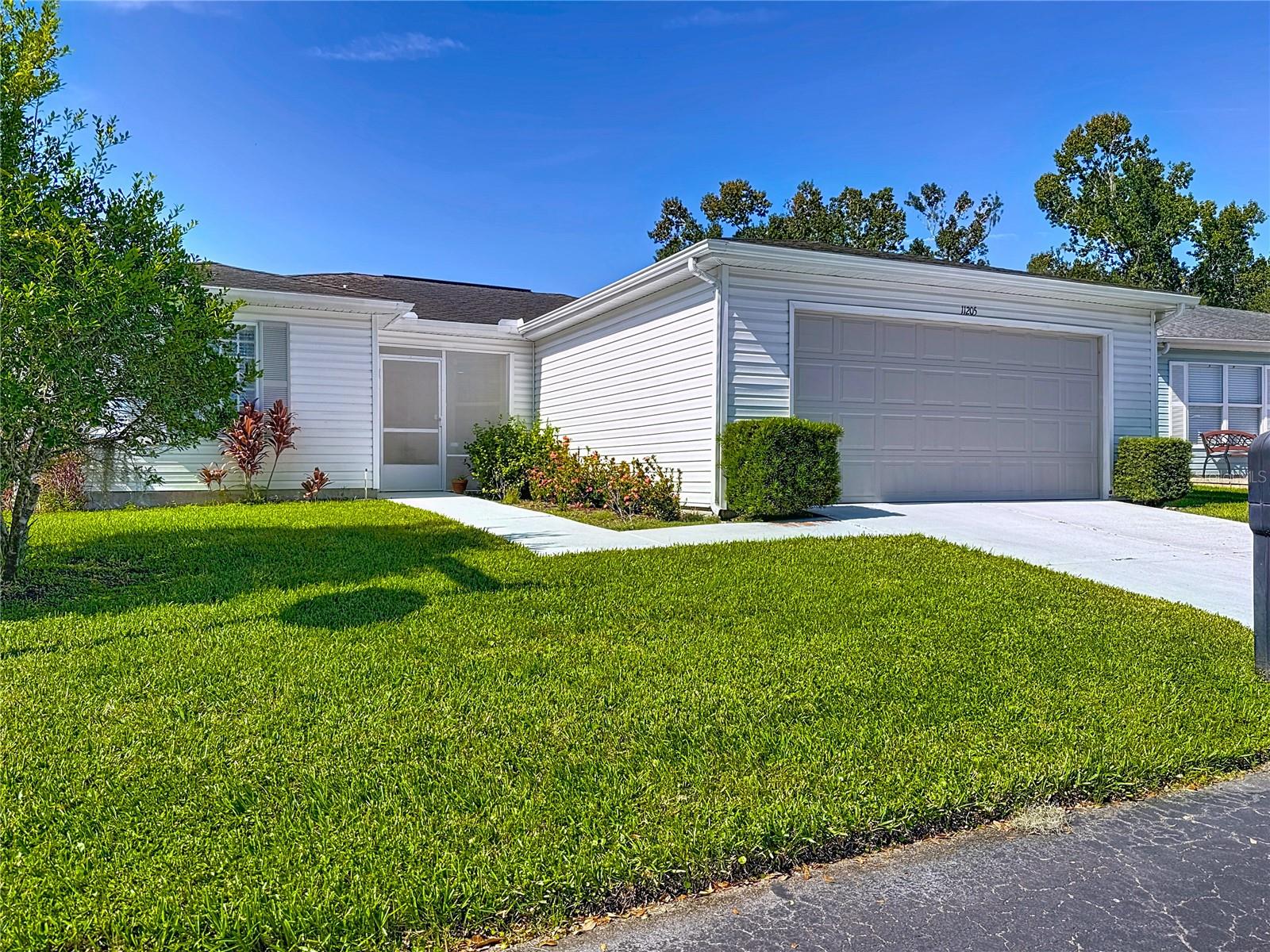 Photo of 11205 COREY PAVIN LANE SAN ANTONIO FL 33576