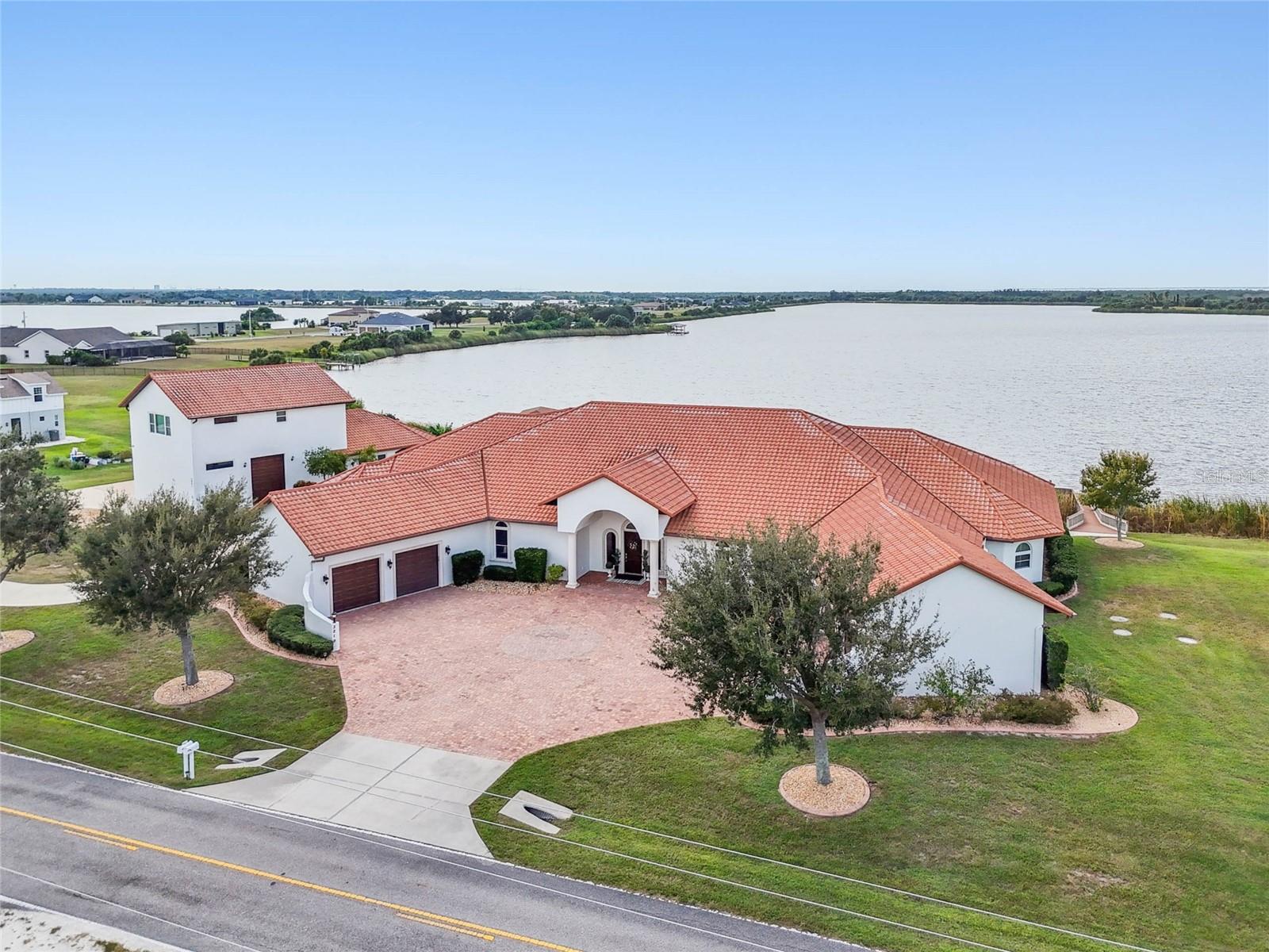 Photo of 3215 GULF CITY ROAD RUSKIN FL 33570