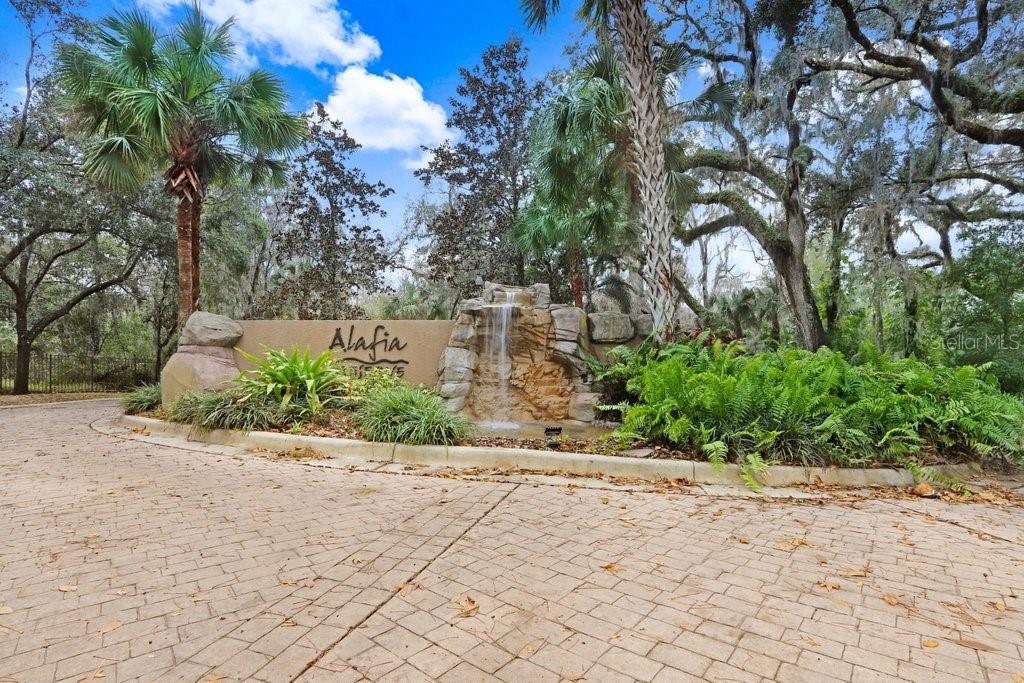 Photo of 4872 RAMBLING RIVER ROAD BRANDON FL 33511