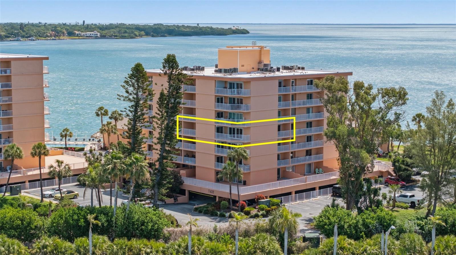 Photo of 7432 SUNSHINE SKYWAY LANE #506 ST PETERSBURG FL 33711
