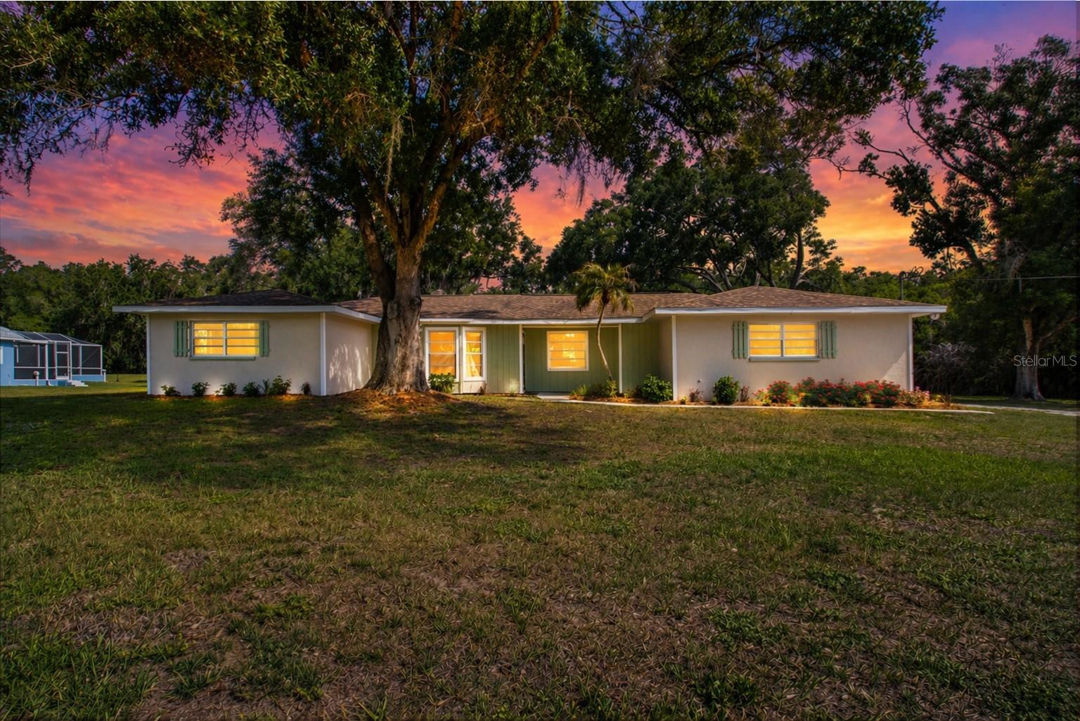 Photo of 2205 BUTCH CASSIDY TRAIL WIMAUMA FL 33598