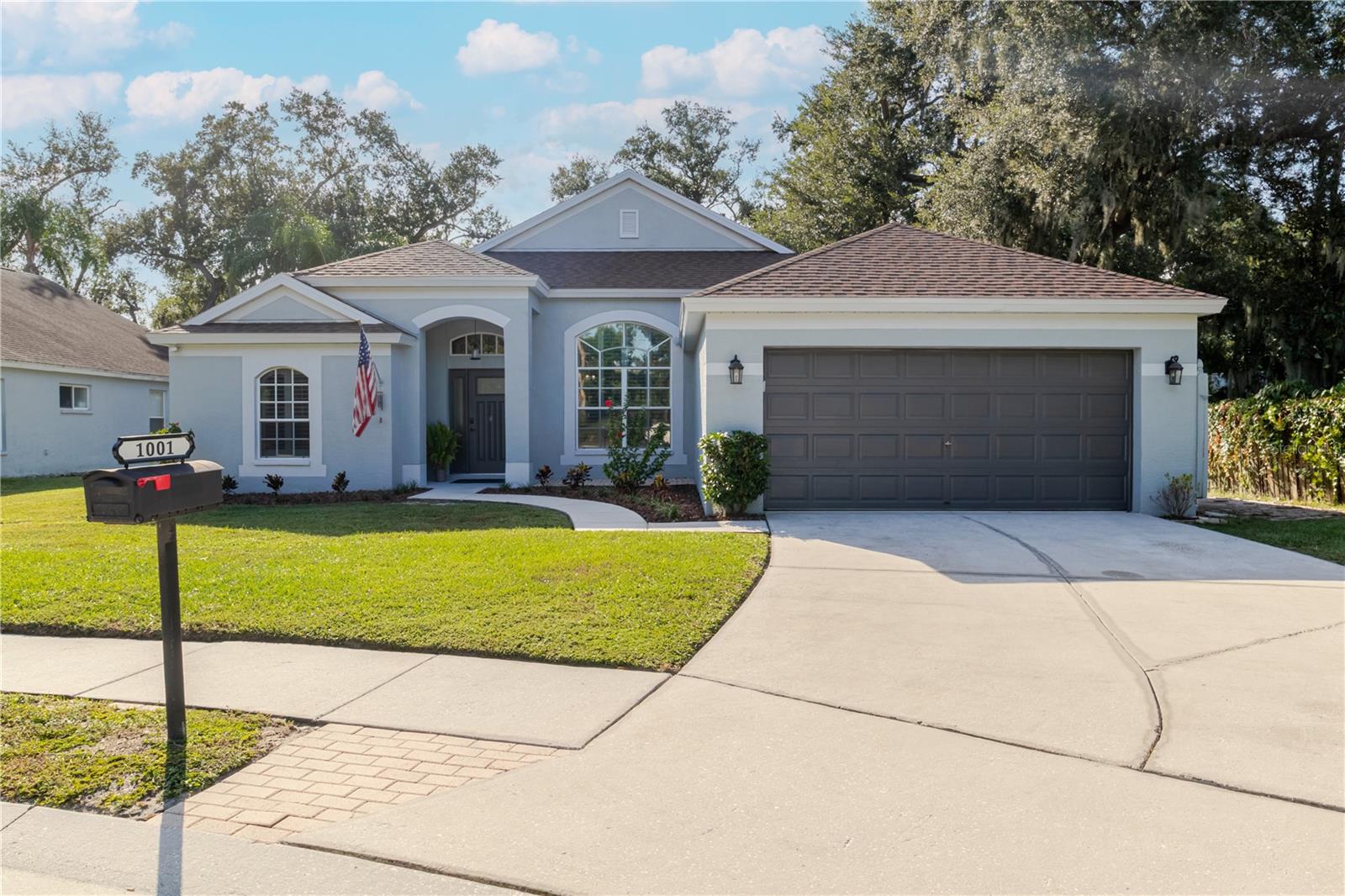 Photo of 1001 ENGLISH BLUFFS COURT BRANDON FL 33511