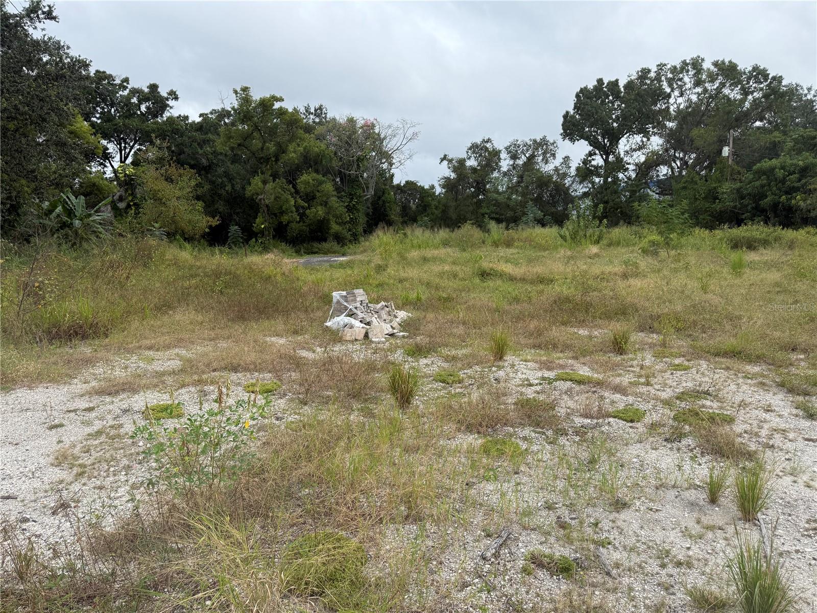 Photo of 145 W COUNTRY CLUB DRIVE TAMPA FL 33612
