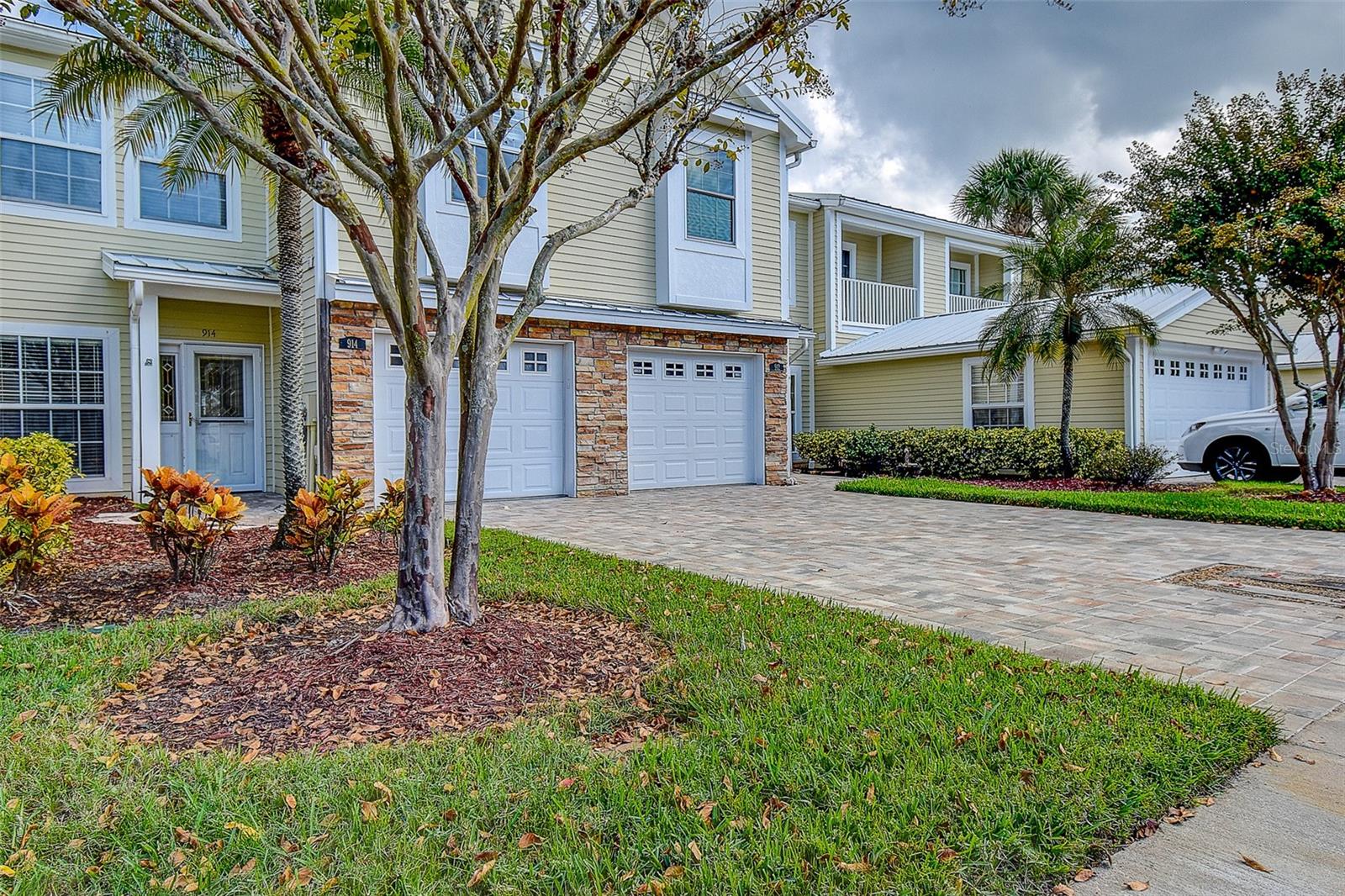 Photo of 914 WOODBRIDGE COURT SAFETY HARBOR FL 34695