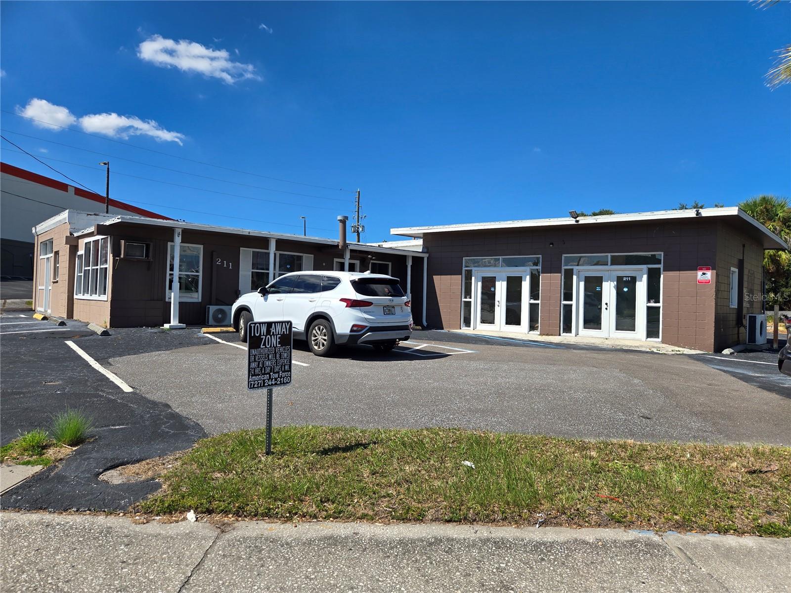 Photo of 211 N MISSOURI AVENUE CLEARWATER FL 33755