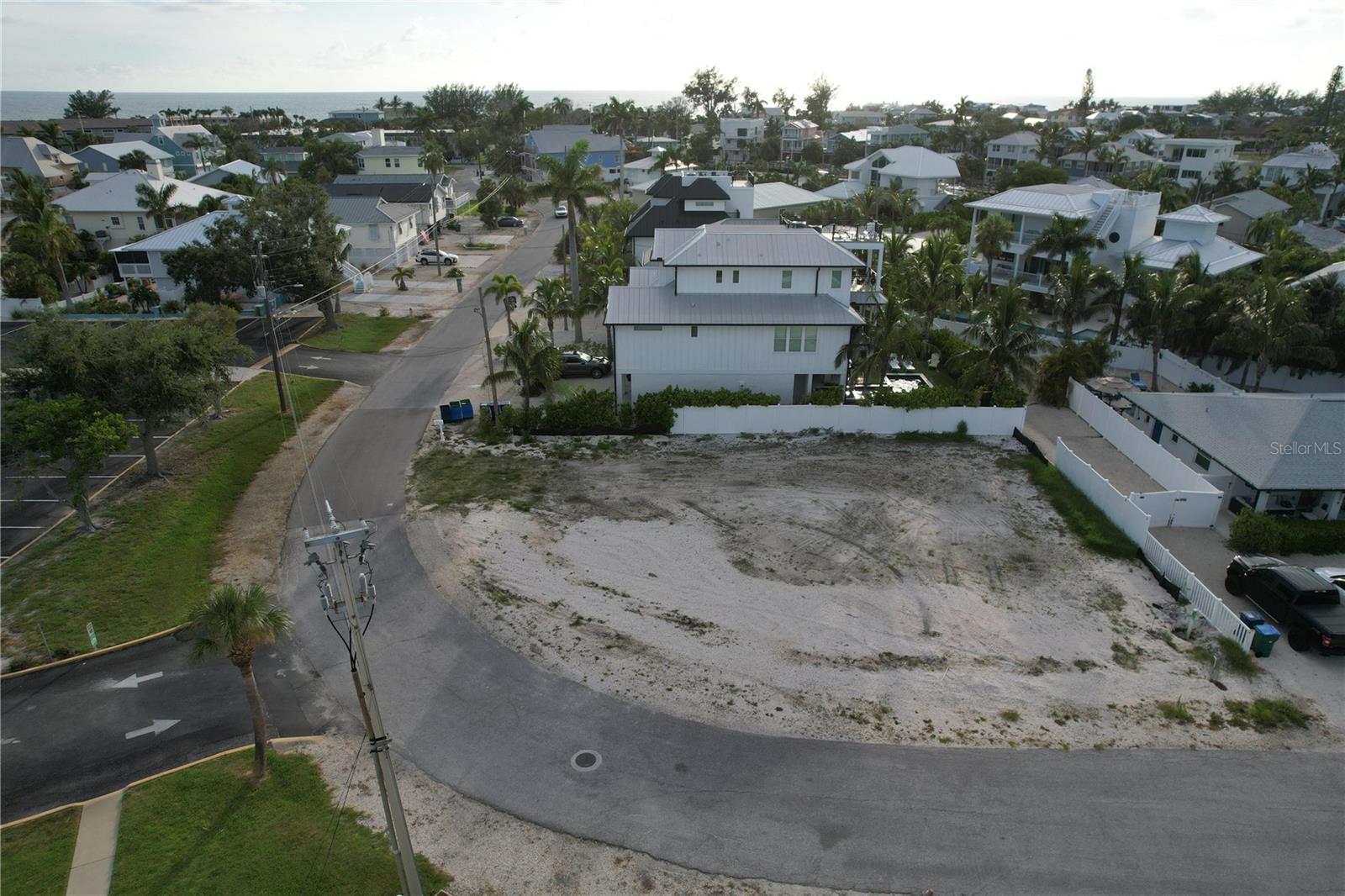 Photo of 237 S HARBOR DRIVE HOLMES BEACH FL 34217
