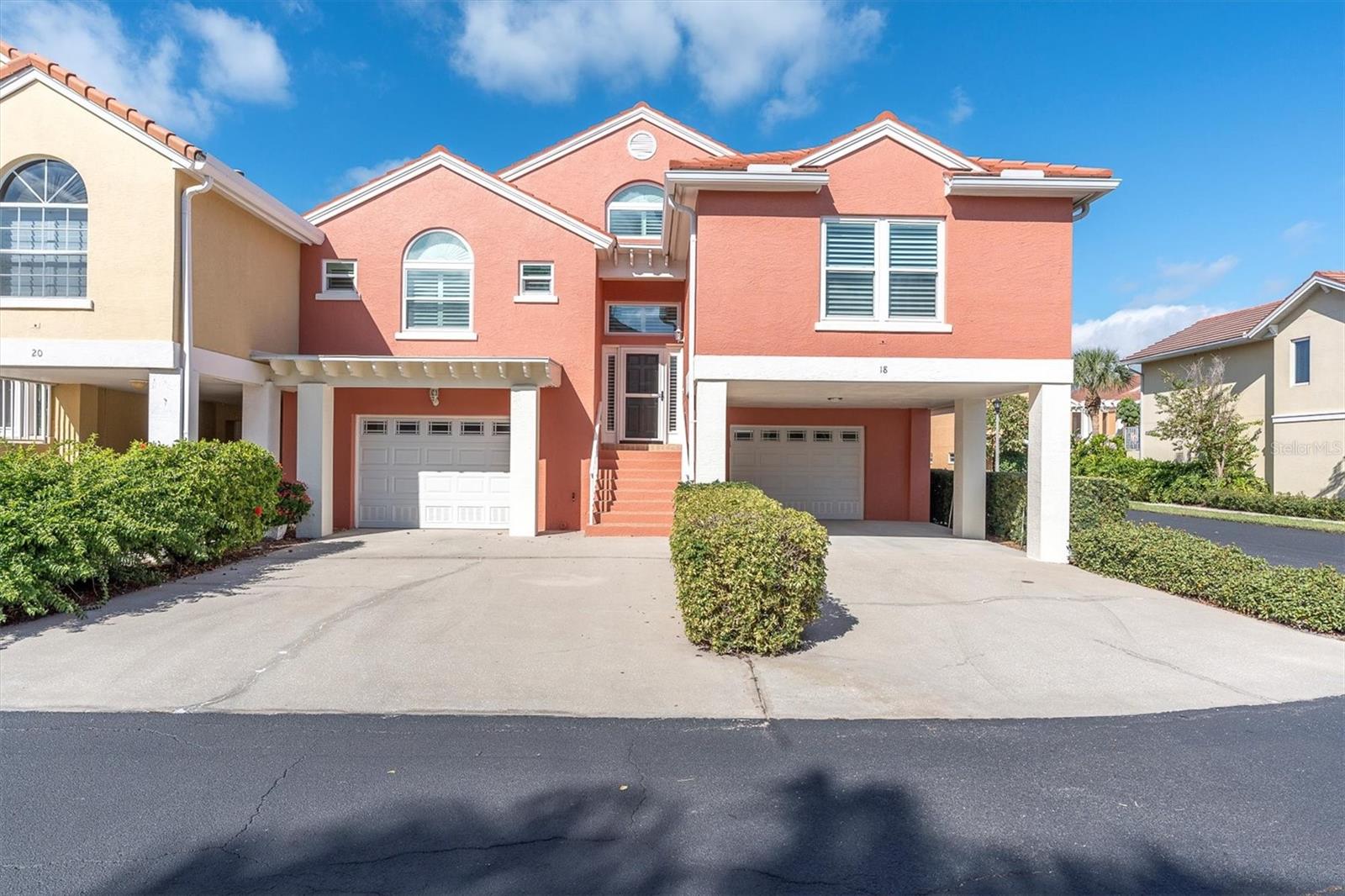 Photo of 18 JEFFERSON COURT ST PETERSBURG FL 33711