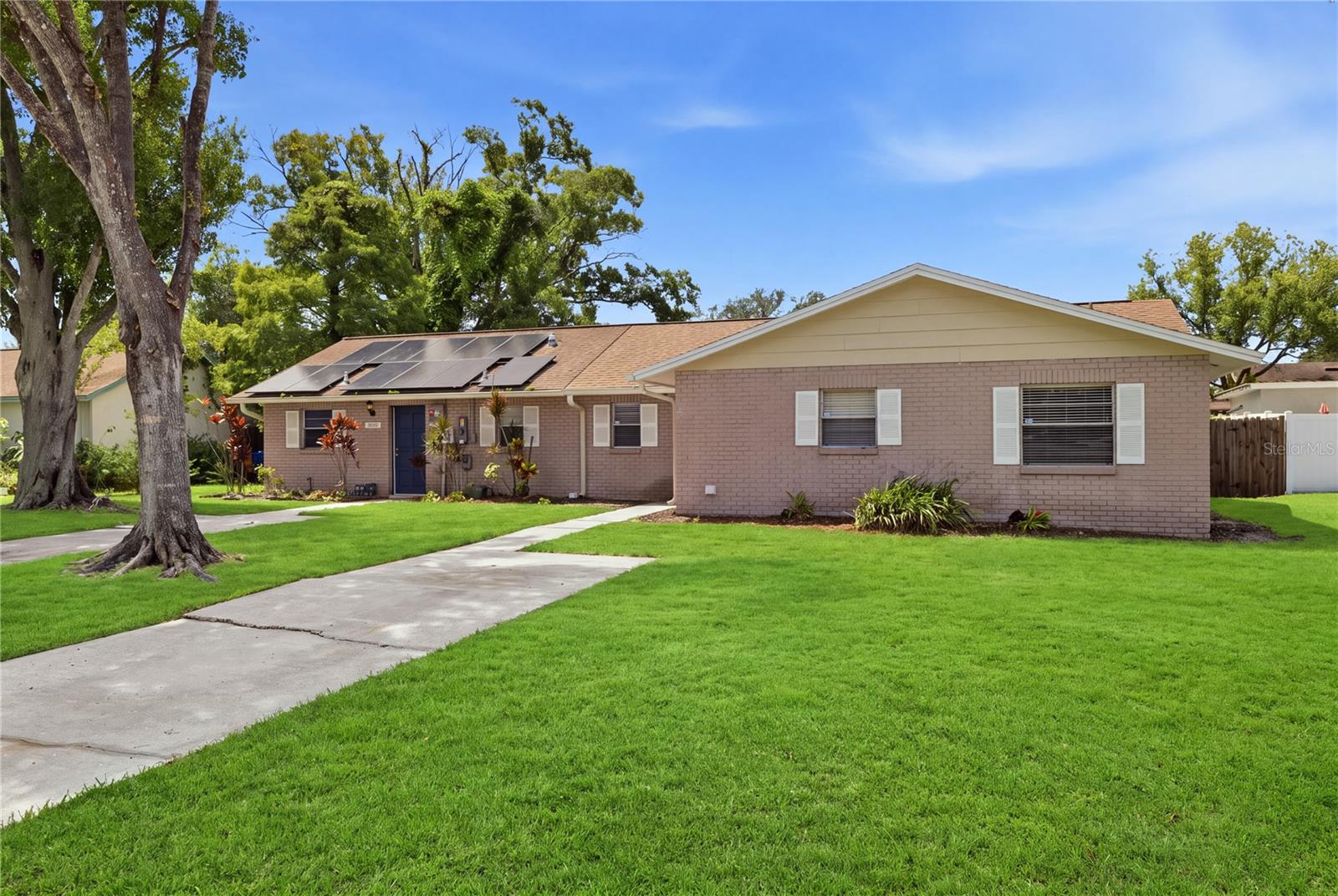 Photo of 5108 LAWNTON COURT TAMPA FL 33624