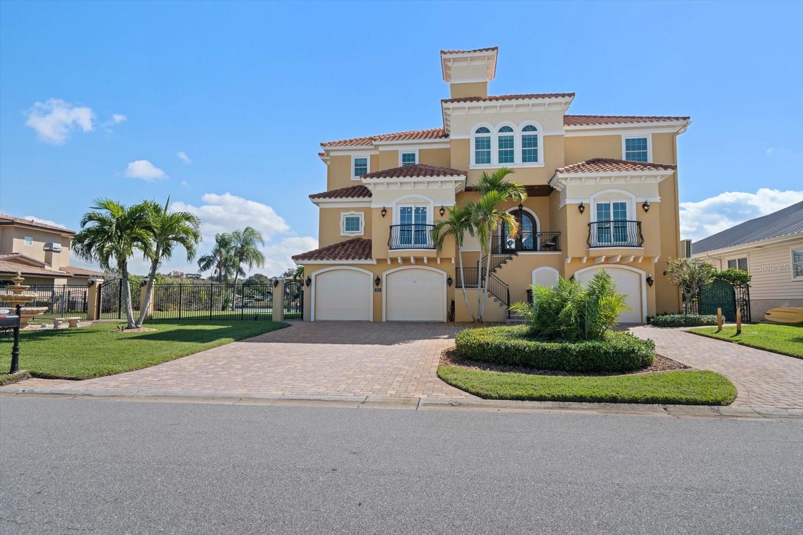 Photo of 211 POINCIANA LANE LARGO FL 33770