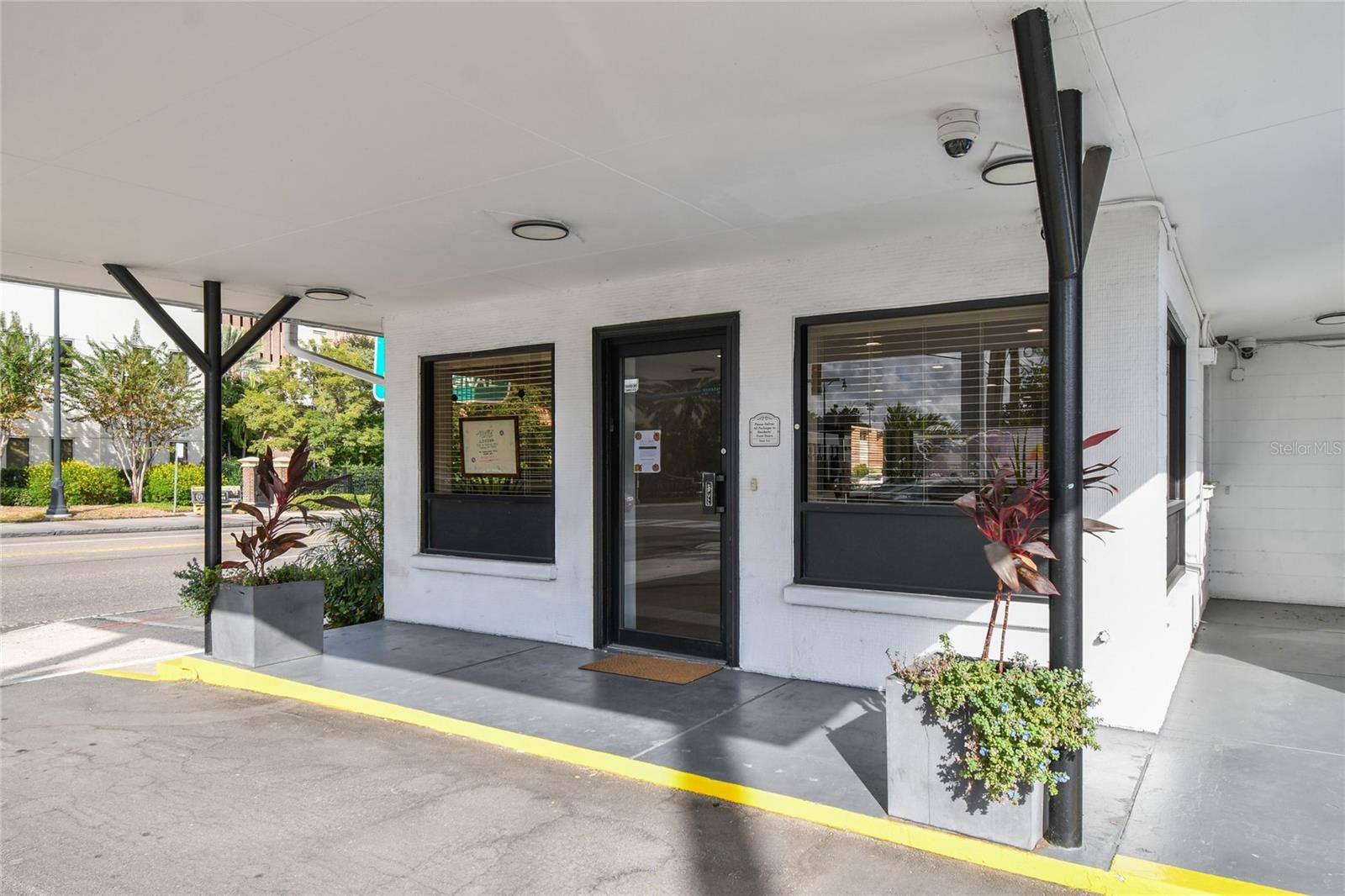 Photo of 830 W KENNEDY BOULEVARD TAMPA FL 33606