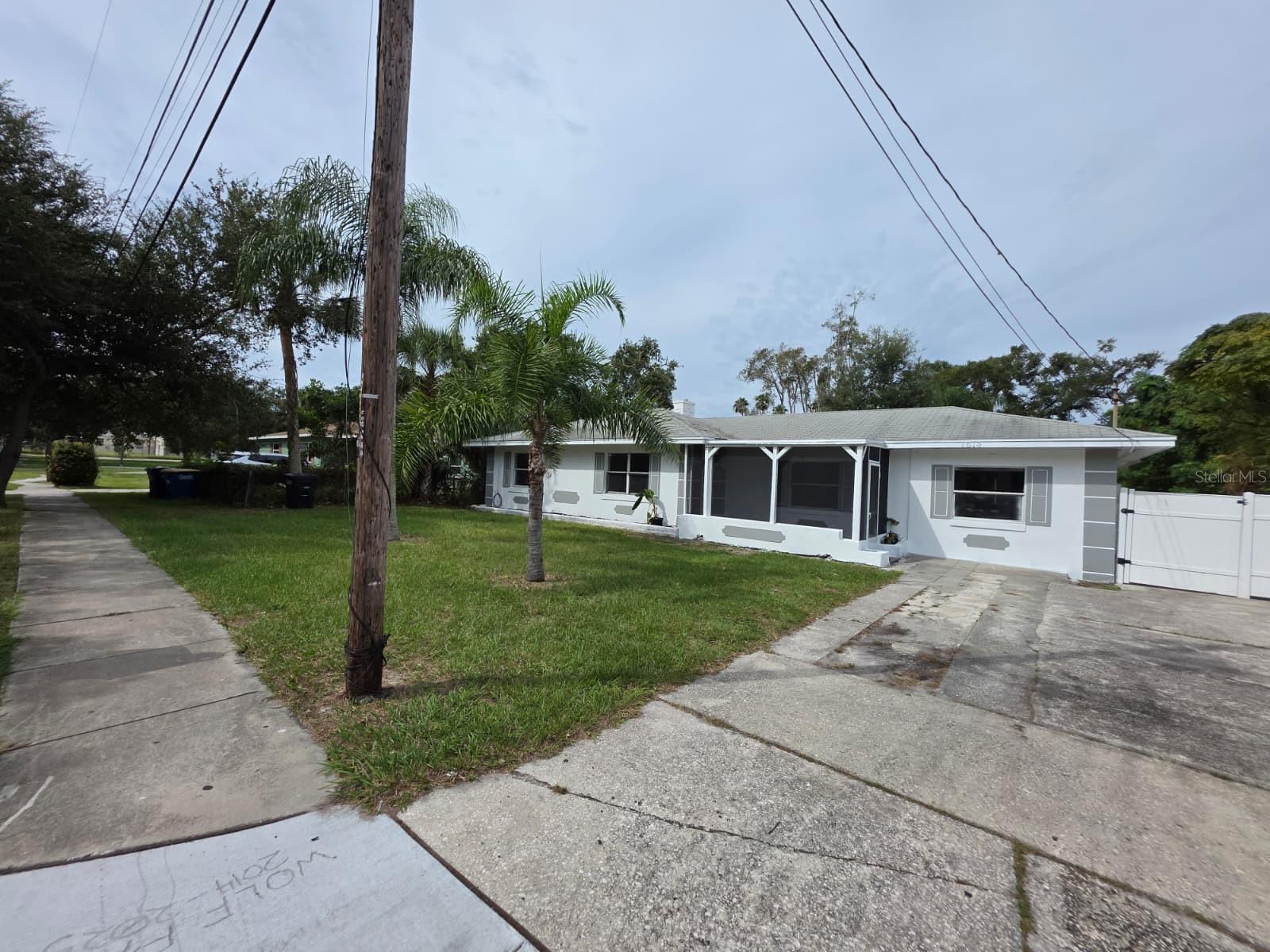 Photo of 1614 N WASHINGTON AVENUE CLEARWATER FL 33755