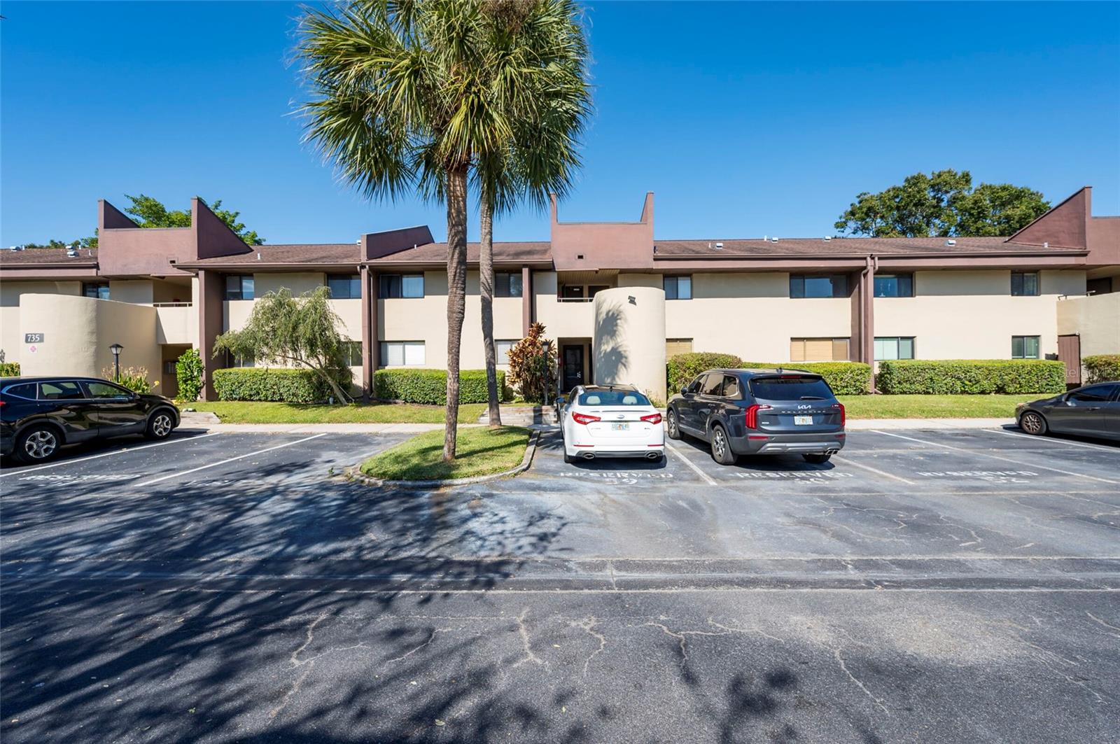 Photo of 735 S VILLAGE DRIVE #206 ST PETERSBURG FL 33716