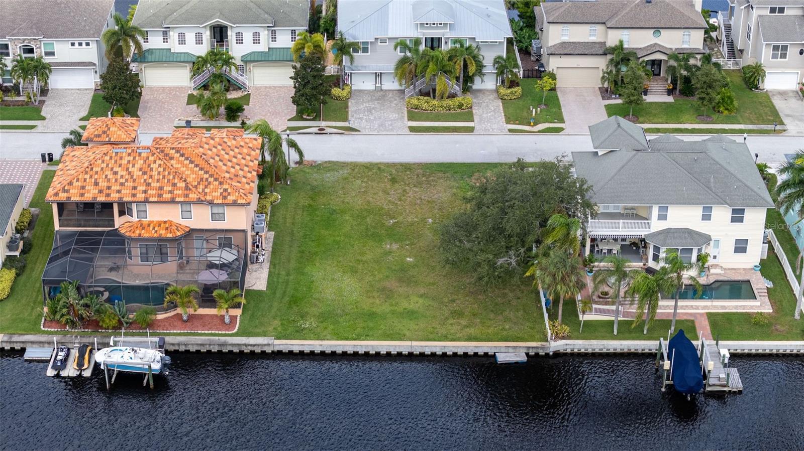 Photo of 316 MANATEE LANE TARPON SPRINGS FL 34689