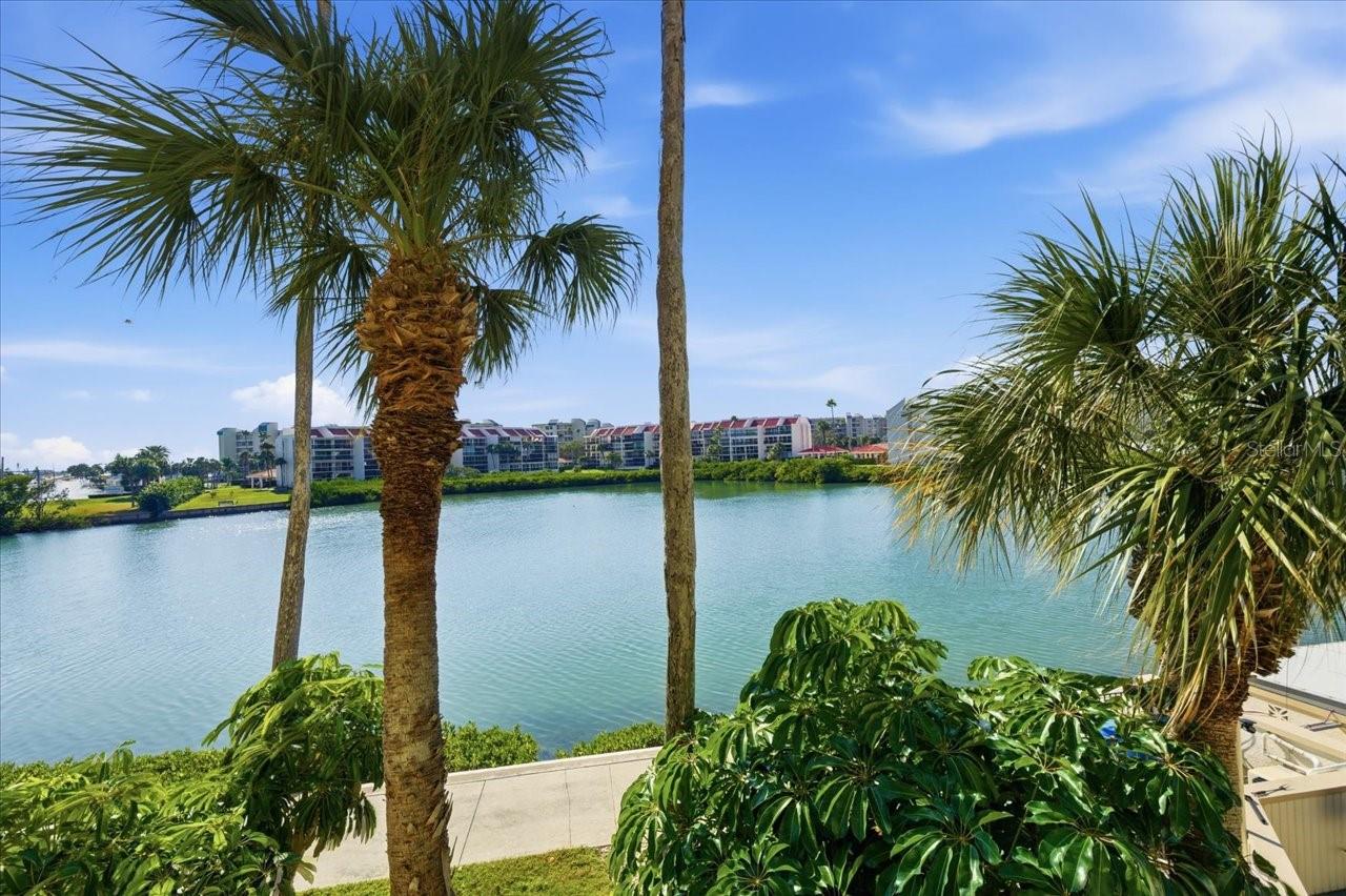 Photo of 7400 SUN ISLAND DRIVE #202 SOUTH PASADENA FL 33707
