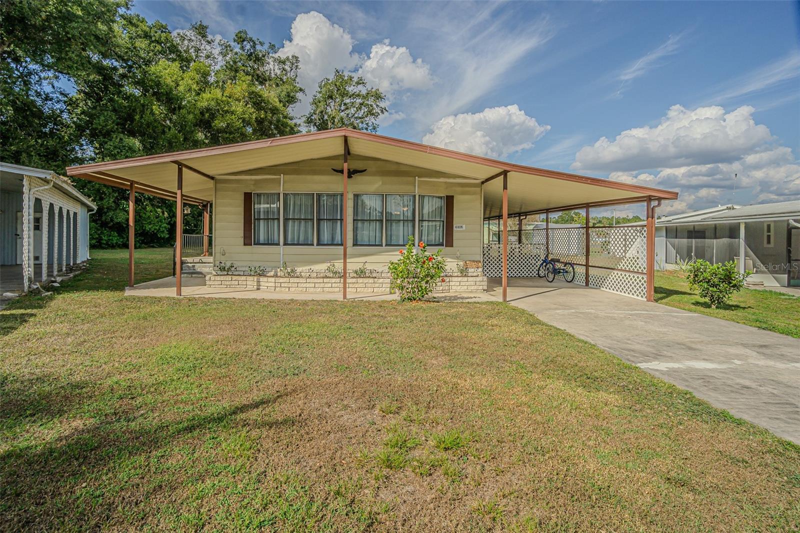 Photo of 39353 SYCAMORE LANE ZEPHYRHILLS FL 33542