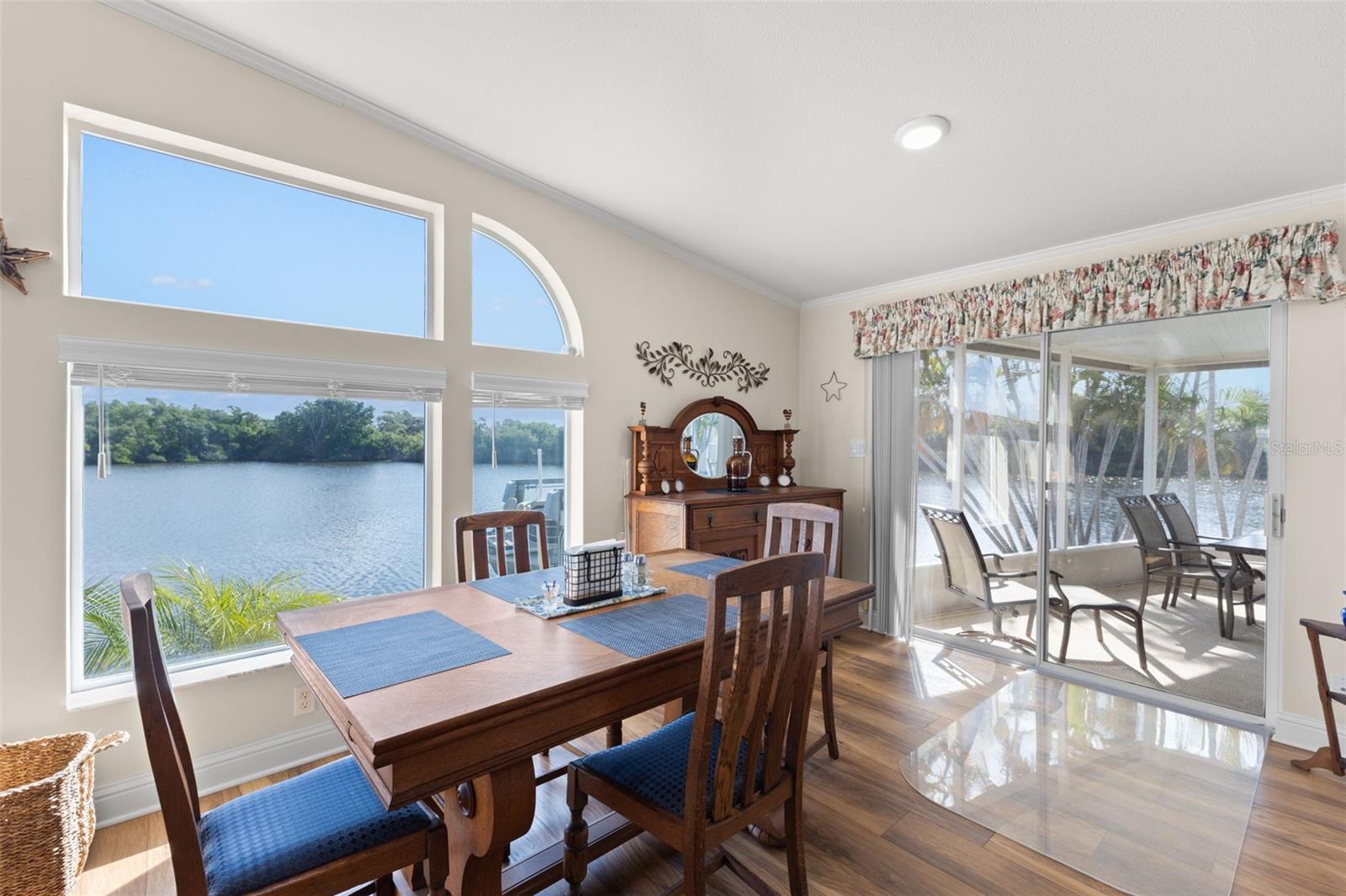 Photo of 7013 MOUNT PINEY ROAD #724 ST PETERSBURG FL 33702