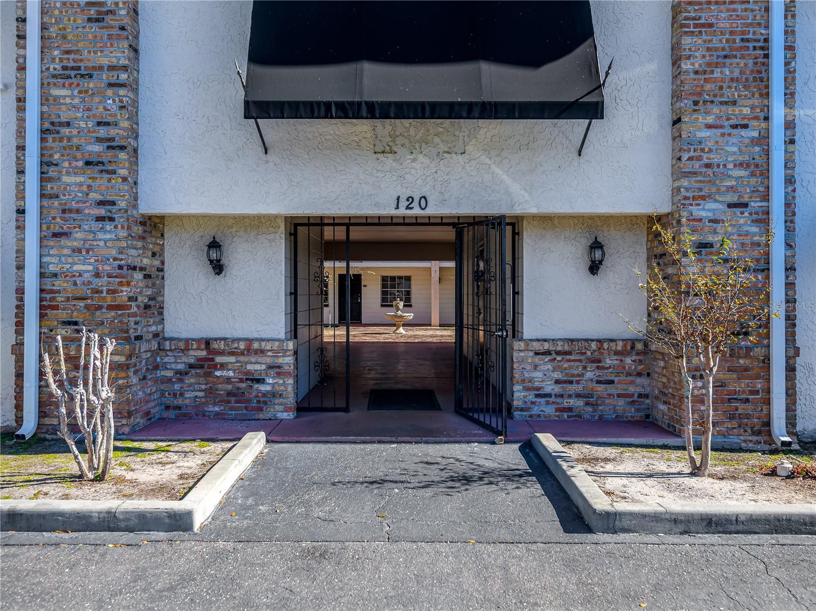 Photo of 120 S CHURCH AVENUE #209 TAMPA FL 33609