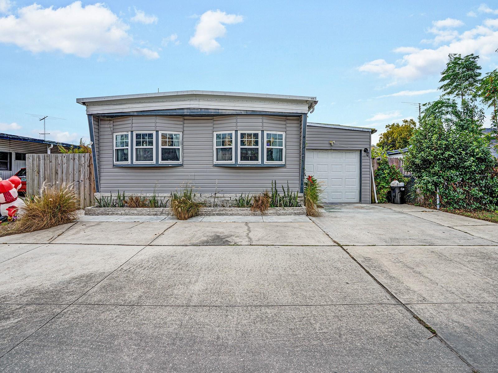 Photo of 5124 DARLINGTON ROAD HOLIDAY FL 34690