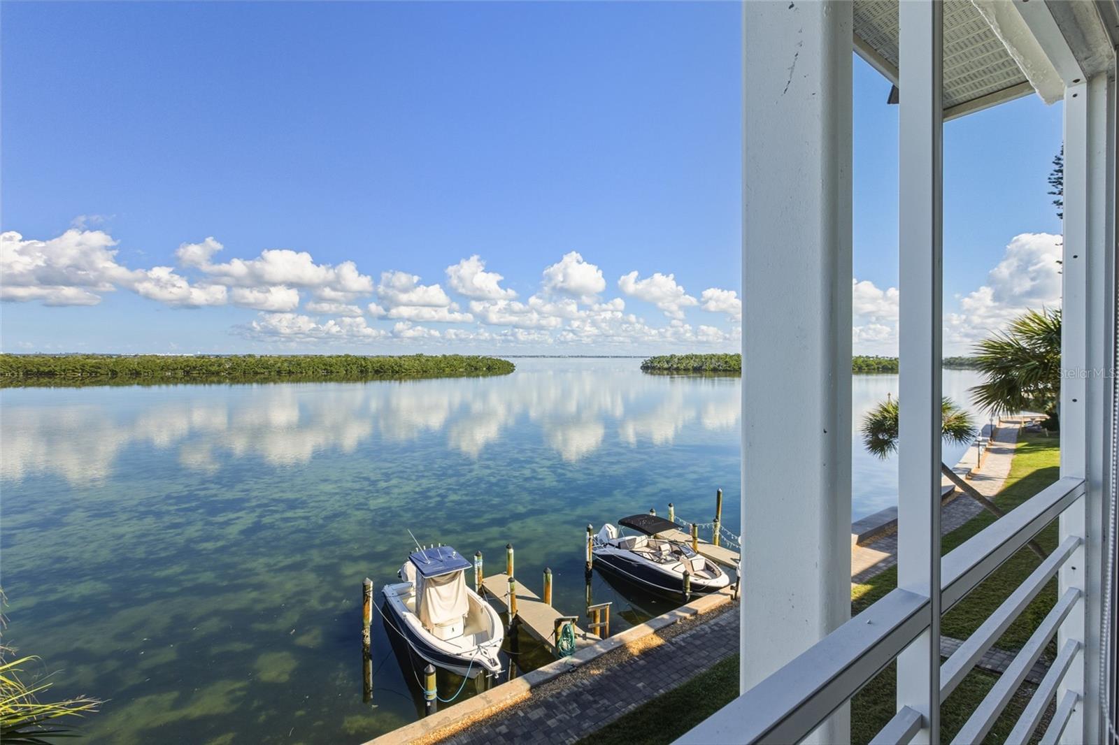 Photo of 4420 EXETER DRIVE #303 LONGBOAT KEY FL 34228