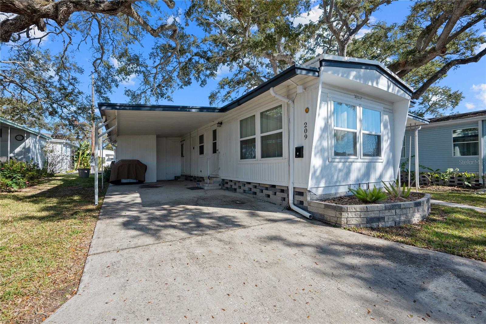 Photo of 585 SKY HARBOR DRIVE #209 CLEARWATER FL 33759