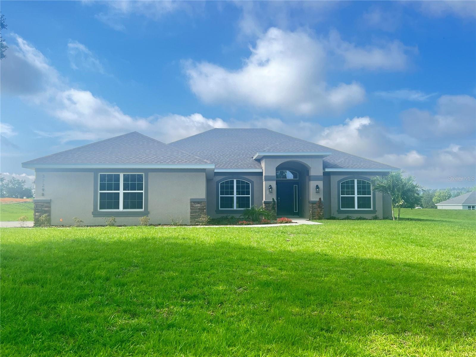 Photo of 37298 HIDDEN VIEW CIRCLE DADE CITY FL 33523