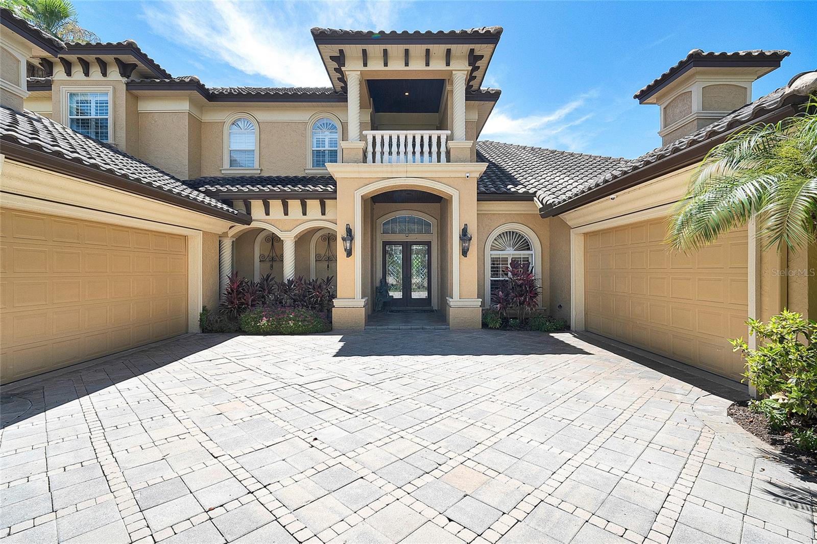 Photo of 8707 SILVERTHORN ROAD SEMINOLE FL 33777
