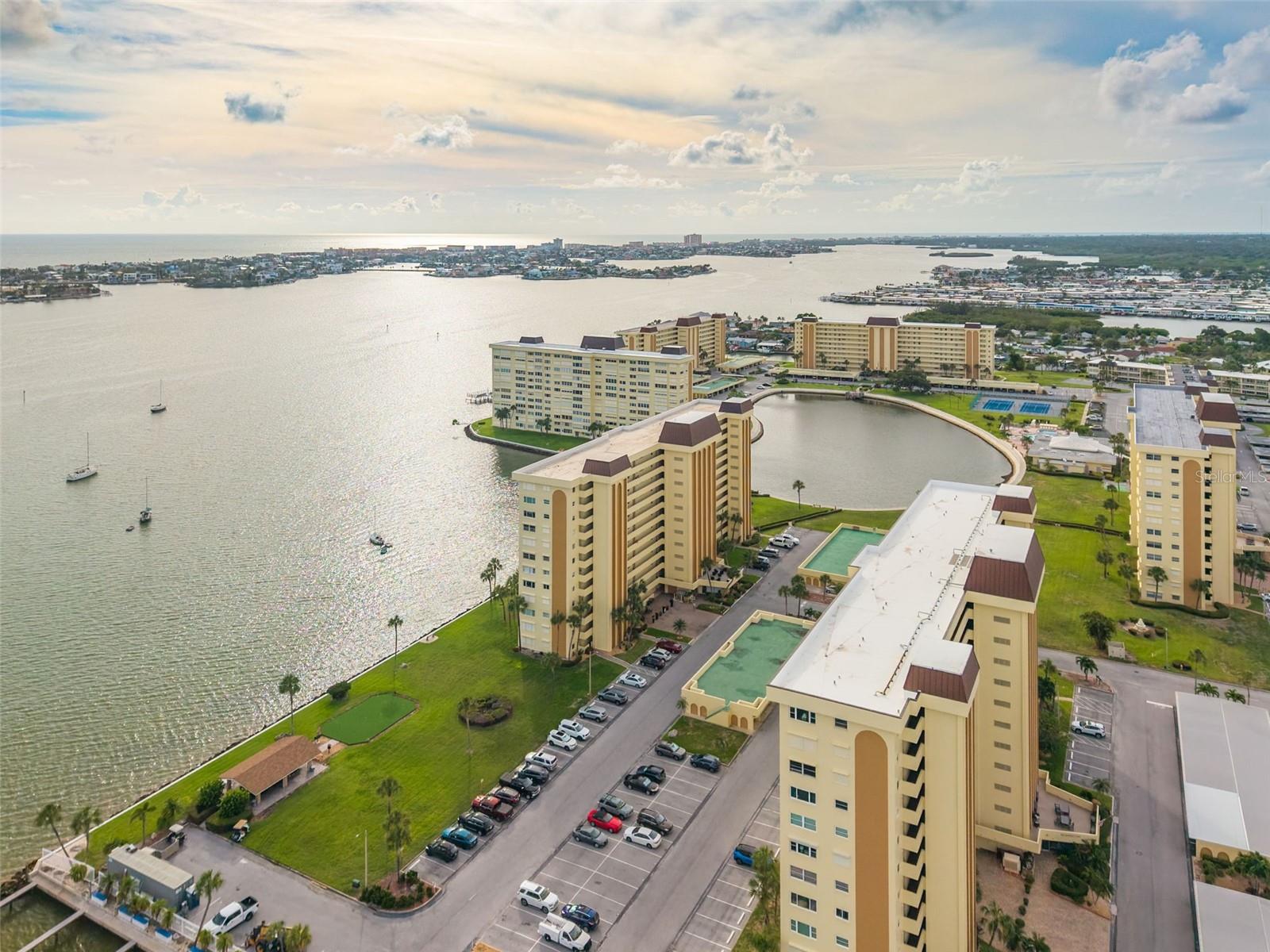 Photo of 4525 COVE CIRCLE #1002 ST PETERSBURG FL 33708