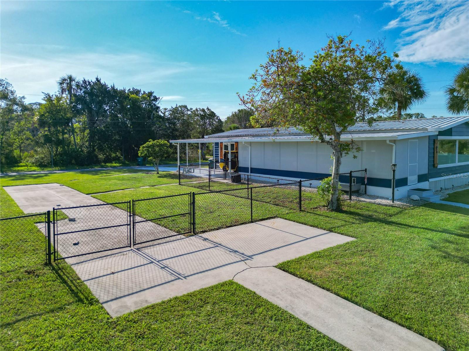 Photo of 2560 N COMANCHE POINT CRYSTAL RIVER FL 34429