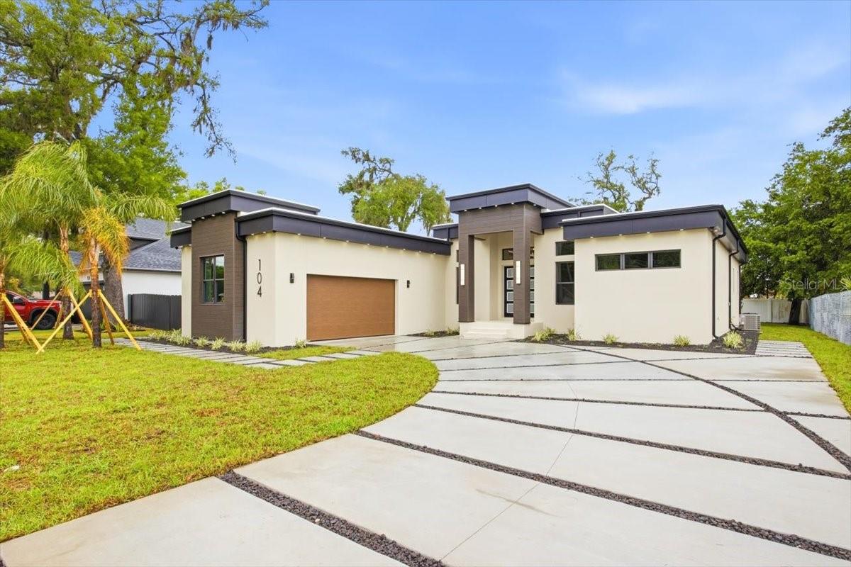 Photo of 104 S MAKI ROAD PLANT CITY FL 33563