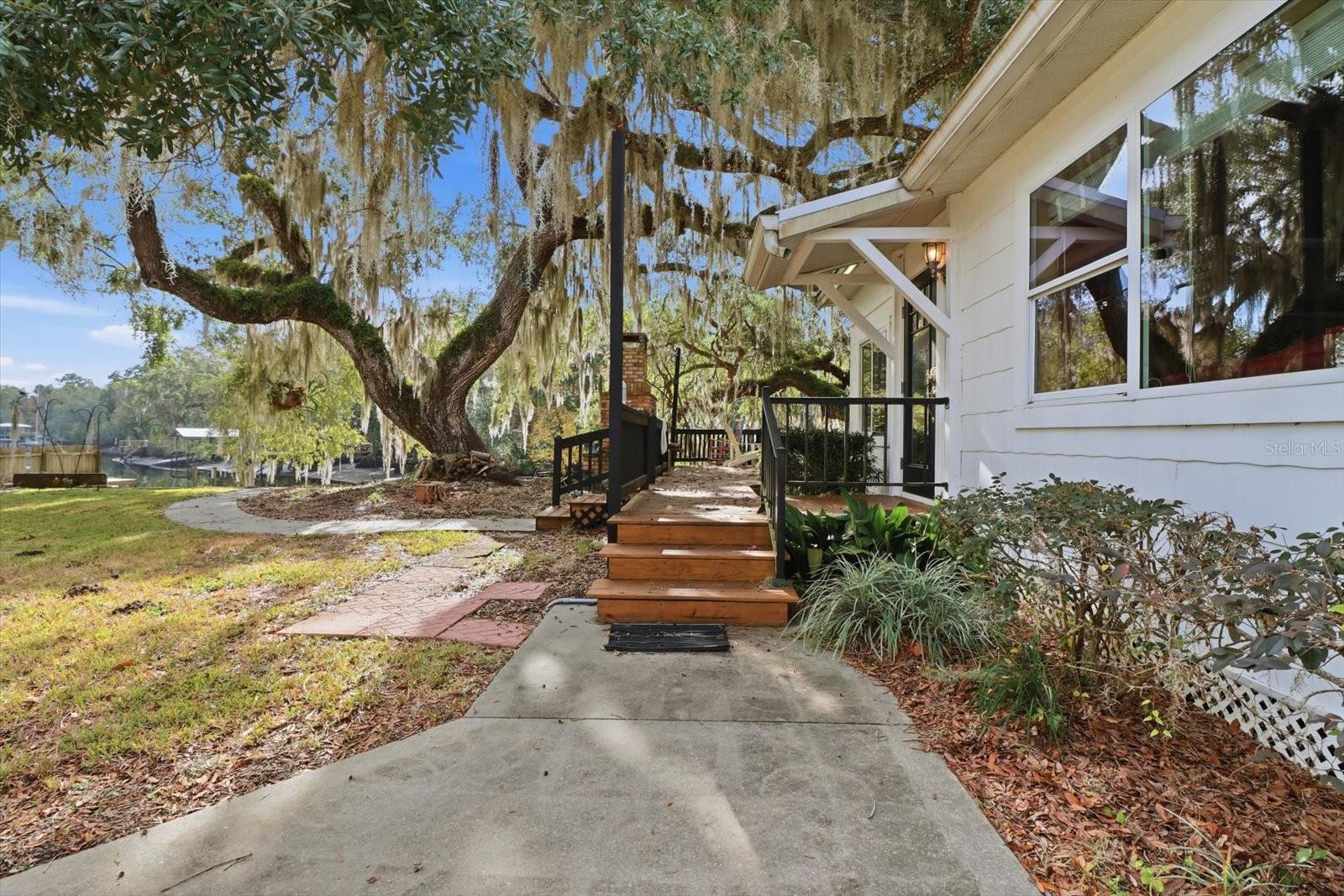 Photo of 5415 RIVERSIDE DRIVE YANKEETOWN FL 34498