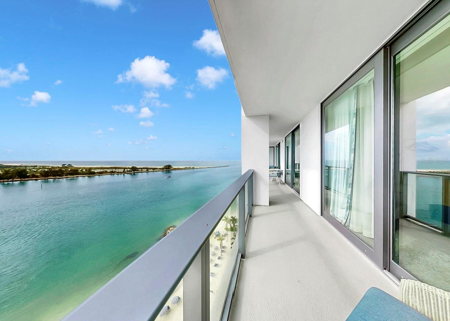 Photo of 691 S GULFVIEW BOULEVARD #1410 CLEARWATER BEACH FL 33767