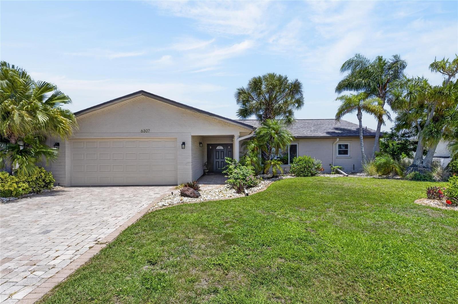 Photo of 6307 COTTONWOOD LANE APOLLO BEACH FL 33572