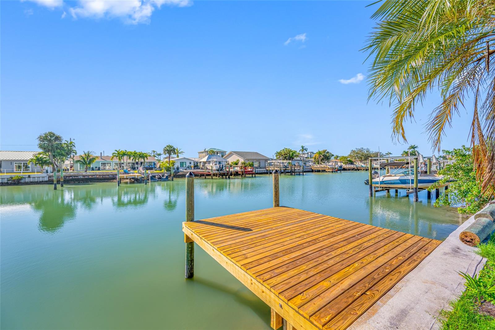 Photo of 7930 CAUSEWAY BOULEVARD ST PETERSBURG FL 33707