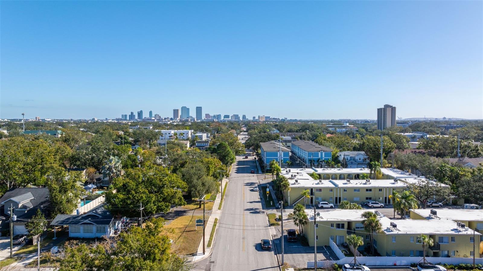 Photo of 3206 W AZEELE STREET #128 TAMPA FL 33609