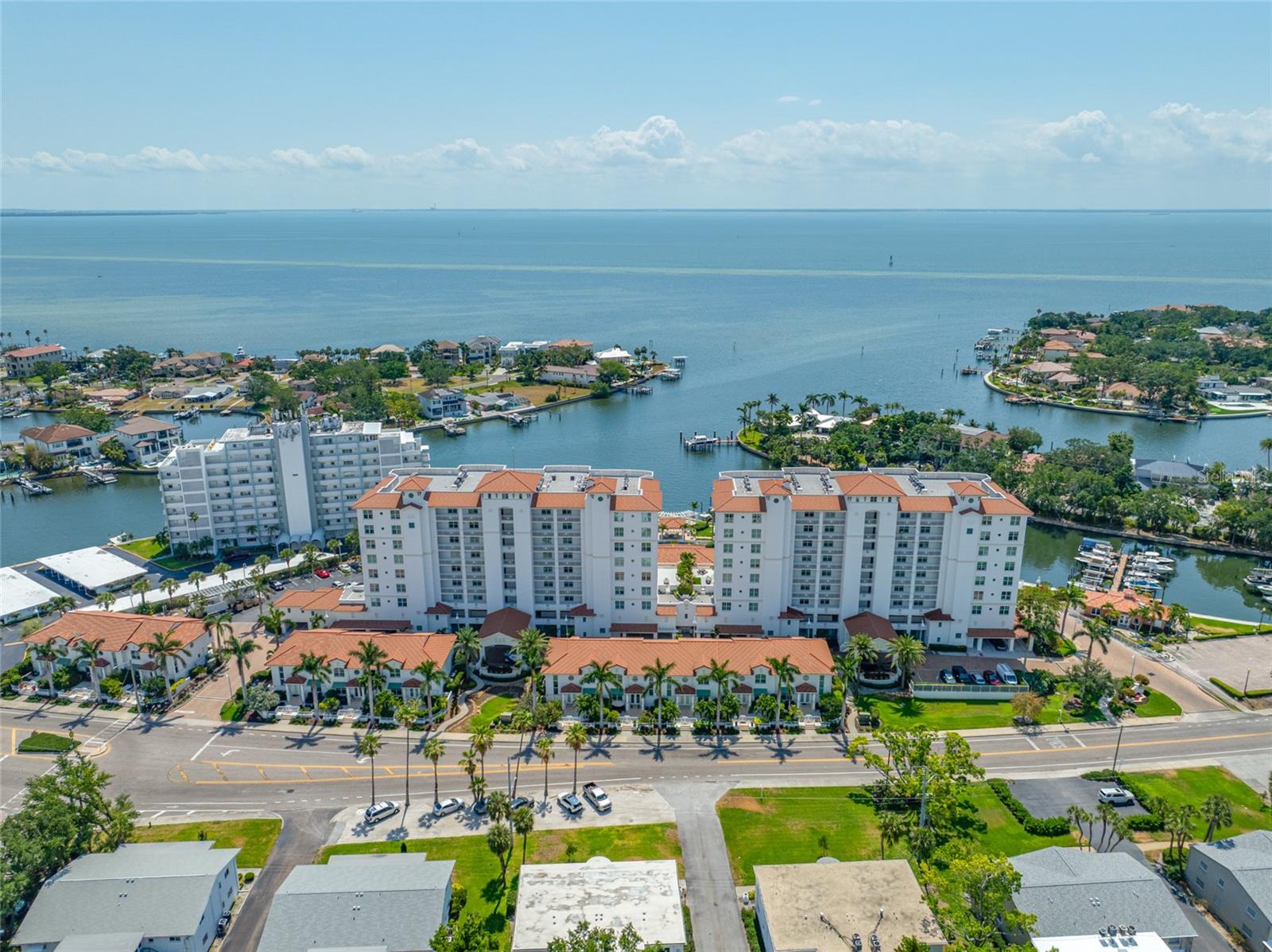 Photo of 1325 SNELL ISLE BOULEVARD #810 ST PETERSBURG FL 33704
