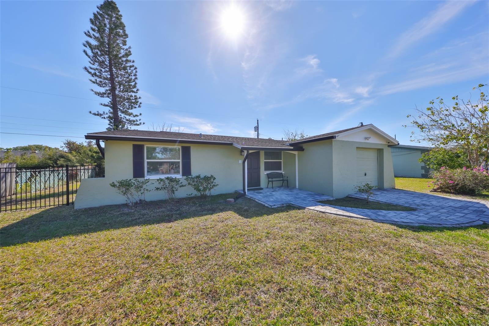 Photo of 6025 FLORIDA CIRCLE APOLLO BEACH FL 33572