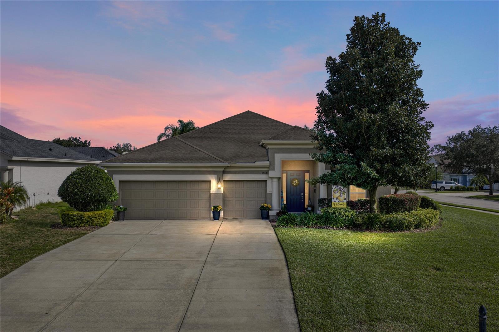 Photo of 13302 TRAILING MOSS DRIVE DADE CITY FL 33525