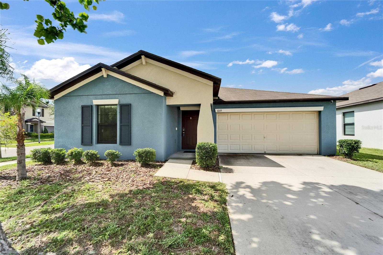 Photo of 10119 ROSE PETAL PLACE RIVERVIEW FL 33578