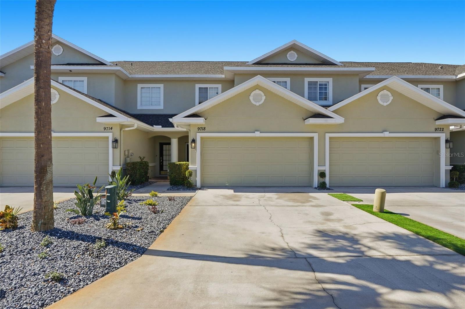 Photo of 9718 TAYLOR ROSE LANE SEMINOLE FL 33777