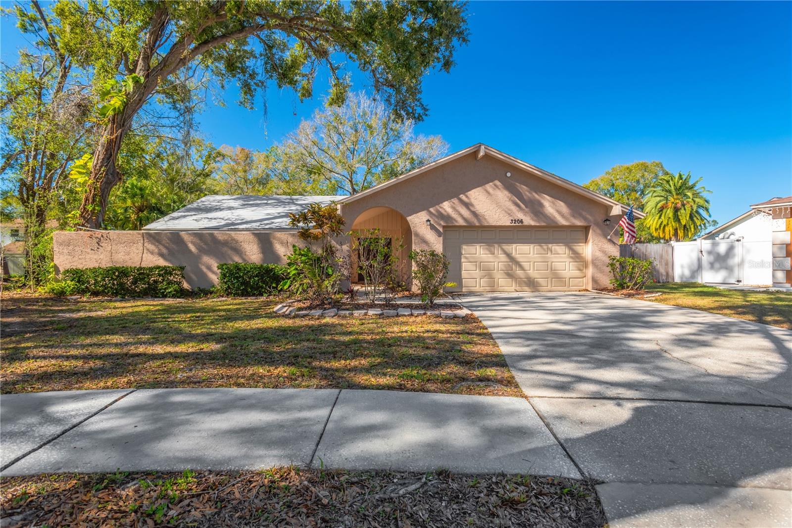 Photo of 3206 SHADY GLEN CIRCLE TAMPA FL 33618
